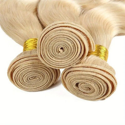 حزمة الشعر البرازيلي البشري غير المعالجة النسيج والإغلاق 613 حزمة الشعر الأشقر